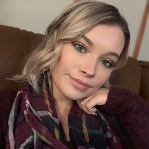 Meet your Posher, Lea